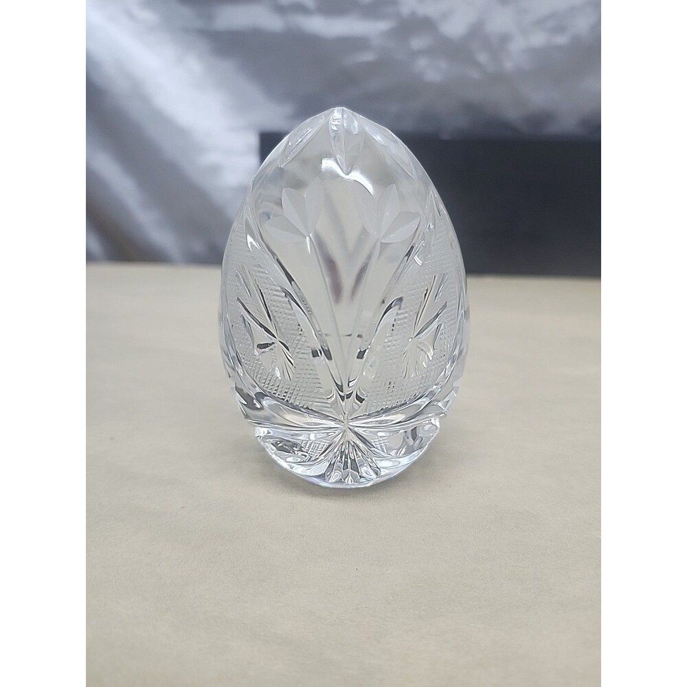 Gorham 24% Lead Crystal Egg Made In Poland. art deco Paperweight. 3.5 in flowers